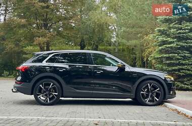 Позашляховик / Кросовер Audi e-tron 2020 в 
