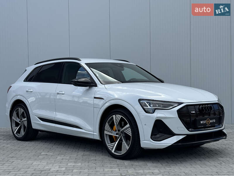 Позашляховик / Кросовер Audi e-tron 2022 в Мукачевому