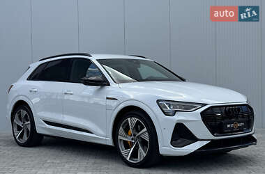 Позашляховик / Кросовер Audi e-tron 2022 в 