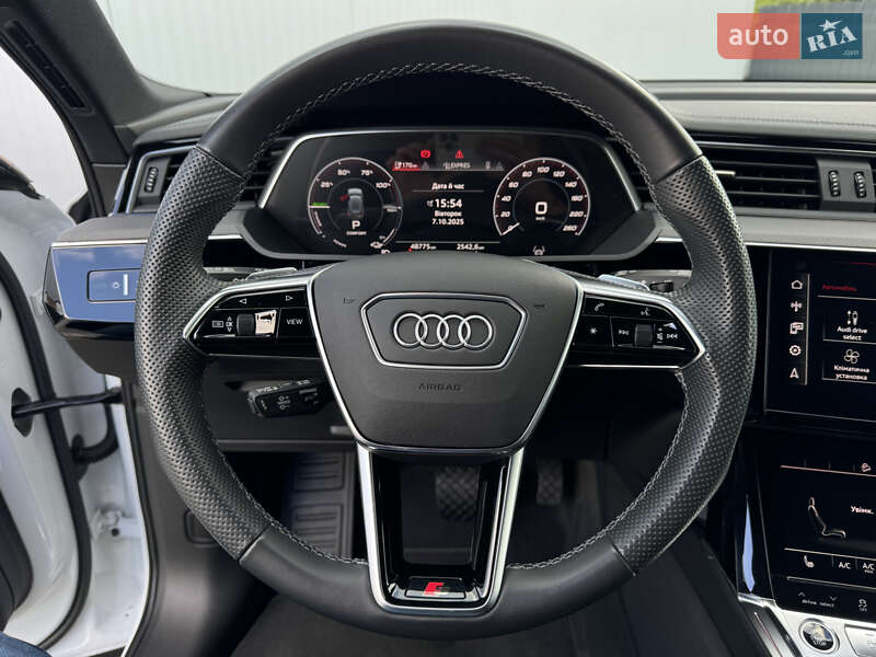 Позашляховик / Кросовер Audi e-tron 2022 в Мукачевому