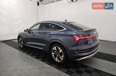 Позашляховик / Кросовер Audi e-tron 2023 в  фото 4 Позашляховик / Кросовер Audi e-tron 2023 в