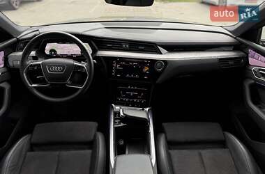 Внедорожник / Кроссовер Audi e-tron 2019 в 