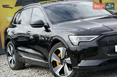Внедорожник / Кроссовер Audi e-tron 2022 в 