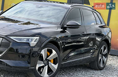 Внедорожник / Кроссовер Audi e-tron 2022 в 