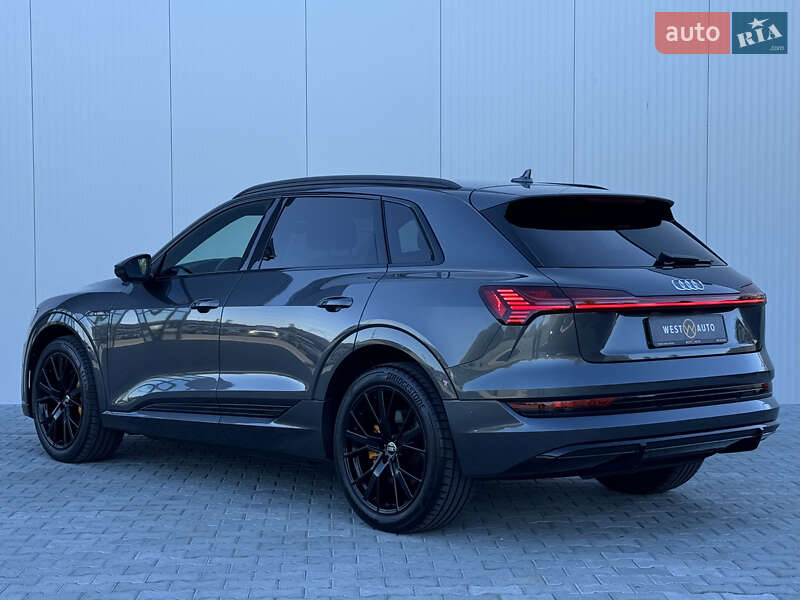 Позашляховик / Кросовер Audi e-tron 2022 в Мукачевому