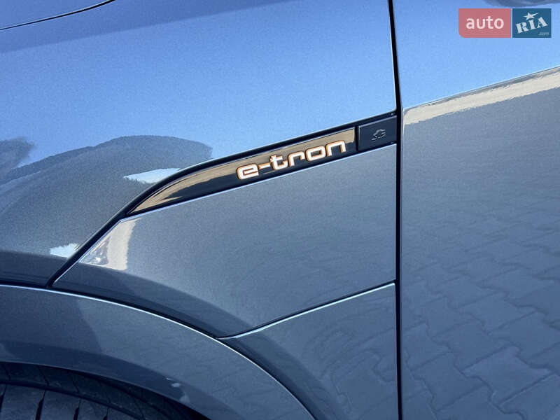Позашляховик / Кросовер Audi e-tron 2022 в Мукачевому