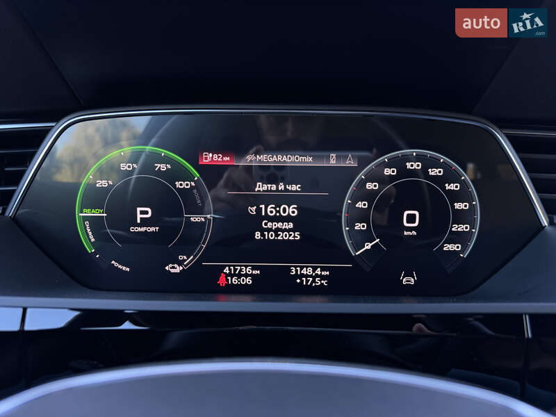 Позашляховик / Кросовер Audi e-tron 2022 в Мукачевому