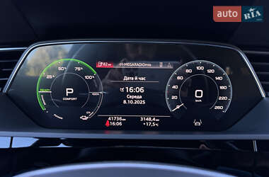 Внедорожник / Кроссовер Audi e-tron 2022 в 