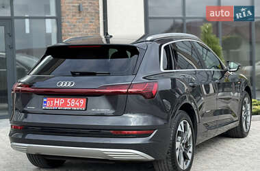 Внедорожник / Кроссовер Audi e-tron 2020 в 
