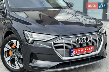 Внедорожник / Кроссовер Audi e-tron 2020 в 