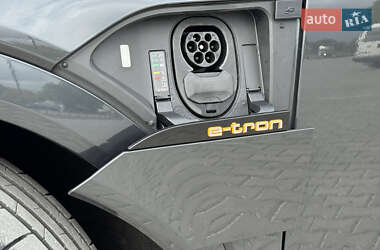 Внедорожник / Кроссовер Audi e-tron 2020 в 