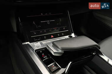 Внедорожник / Кроссовер Audi e-tron 2020 в 