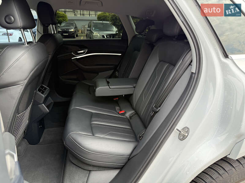 Позашляховик / Кросовер Audi e-tron 2021 в Рівному фото 54 Позашляховик / Кросовер Audi e-tron 2021 в Рівному