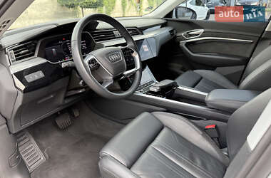 Внедорожник / Кроссовер Audi e-tron 2021 в 
