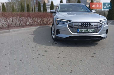 Внедорожник / Кроссовер Audi e-tron 2019 в 