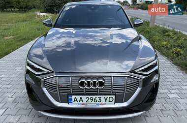 Позашляховик / Кросовер Audi e-tron 2021 в 