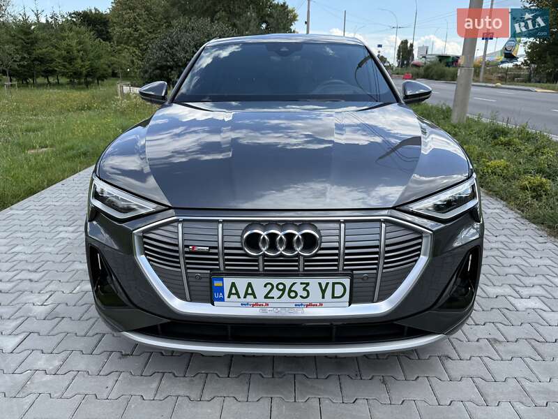Внедорожник / Кроссовер Audi e-tron 2021 в Киеве