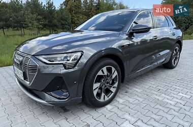 Позашляховик / Кросовер Audi e-tron 2021 в 