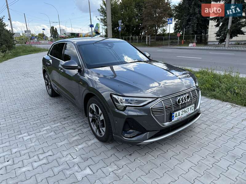 Внедорожник / Кроссовер Audi e-tron 2021 в Киеве