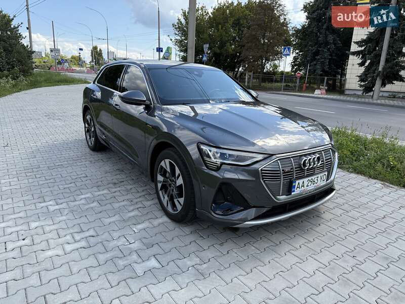 Внедорожник / Кроссовер Audi e-tron 2021 в Киеве