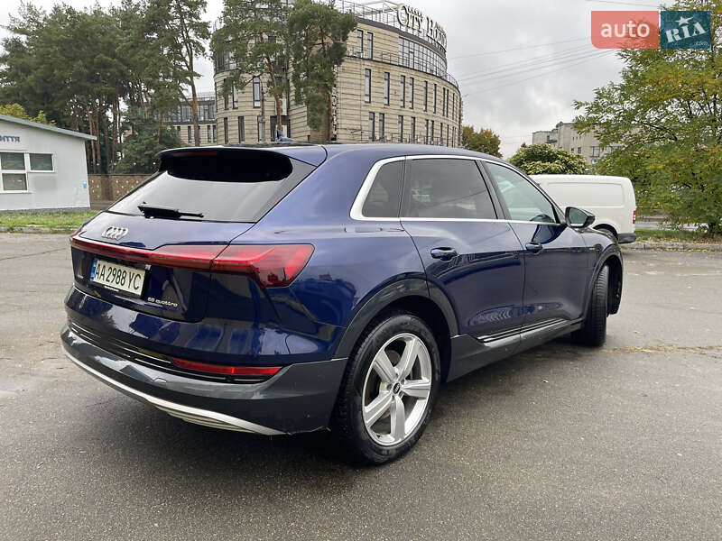 Позашляховик / Кросовер Audi e-tron 2021 в Києві