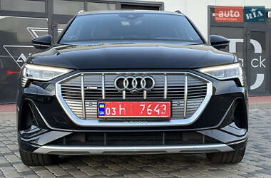 Внедорожник / Кроссовер Audi e-tron 2021 в 