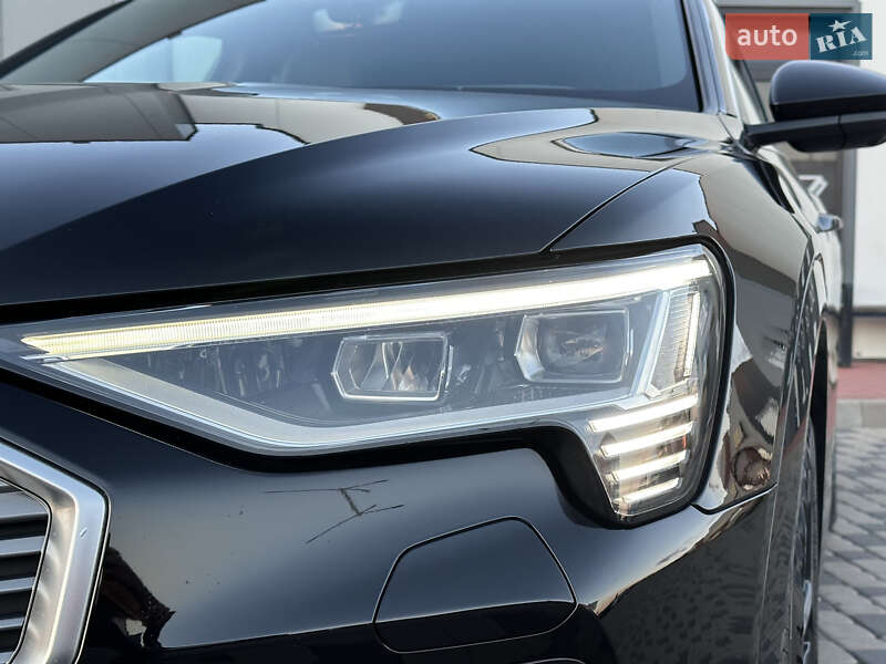 Позашляховик / Кросовер Audi e-tron 2021 в Мукачевому