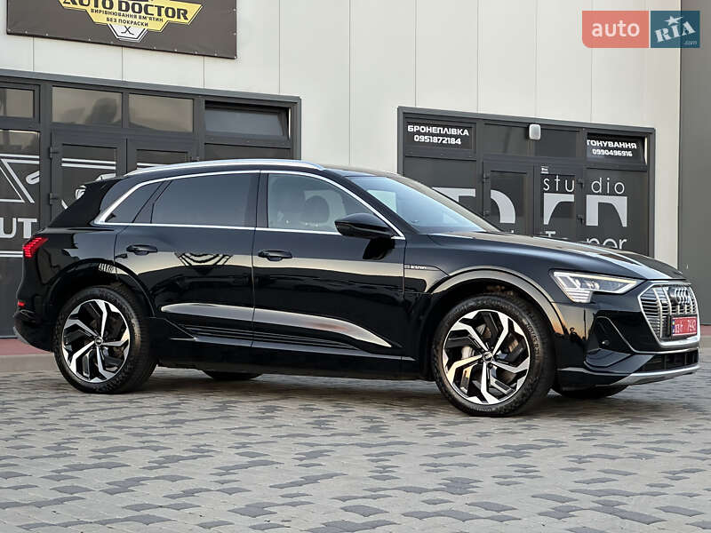 Позашляховик / Кросовер Audi e-tron 2021 в Мукачевому