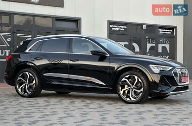 Внедорожник / Кроссовер Audi e-tron 2021 в 