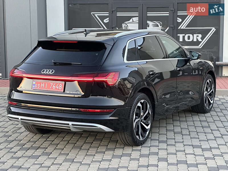 Позашляховик / Кросовер Audi e-tron 2021 в Мукачевому