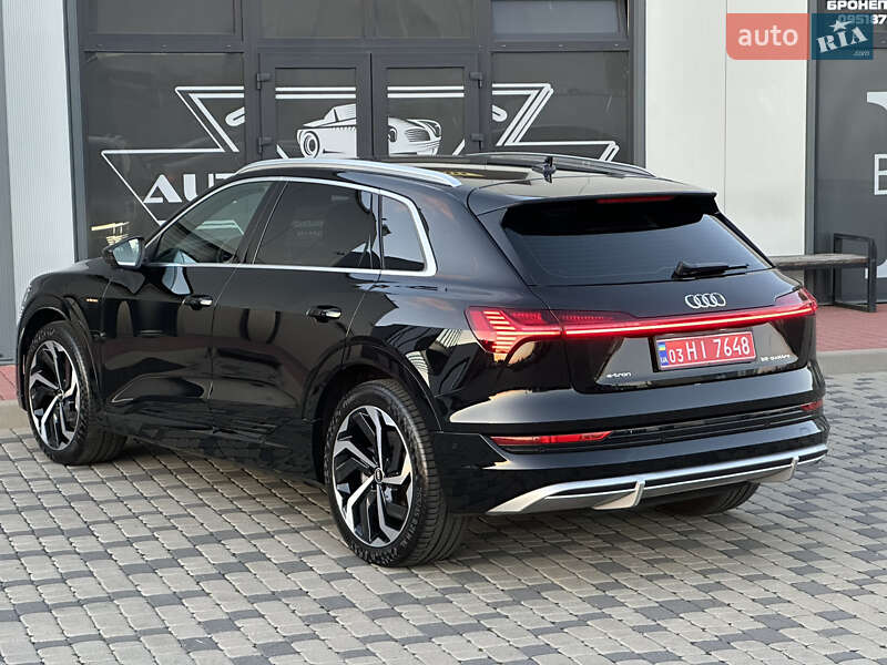 Позашляховик / Кросовер Audi e-tron 2021 в Мукачевому