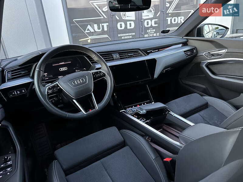 Позашляховик / Кросовер Audi e-tron 2021 в Мукачевому