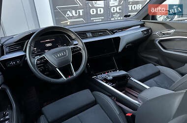 Внедорожник / Кроссовер Audi e-tron 2021 в 