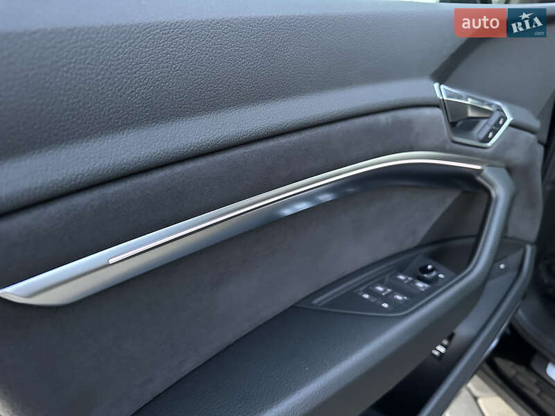 Позашляховик / Кросовер Audi e-tron 2021 в Мукачевому