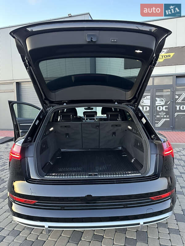 Позашляховик / Кросовер Audi e-tron 2021 в Мукачевому