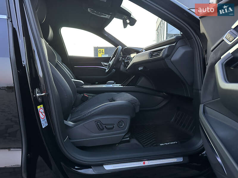 Позашляховик / Кросовер Audi e-tron 2021 в Мукачевому
