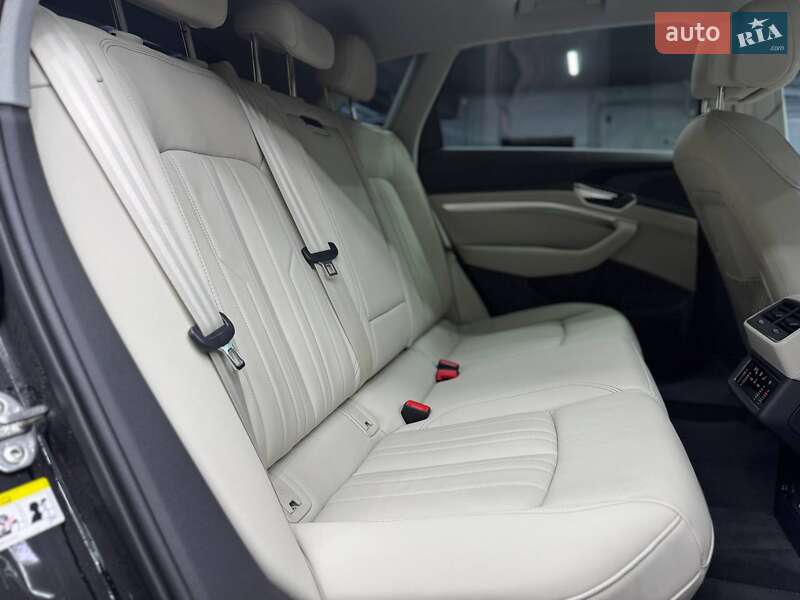 Внедорожник / Кроссовер Audi e-tron 2023 в Черновцах