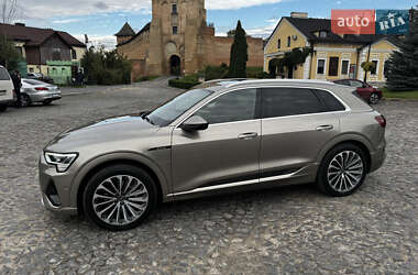 Внедорожник / Кроссовер Audi e-tron 2021 в 
