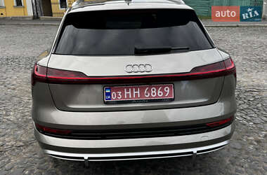 Внедорожник / Кроссовер Audi e-tron 2021 в 