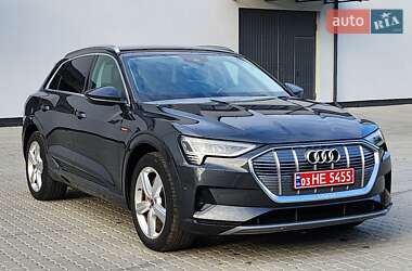 Внедорожник / Кроссовер Audi e-tron 2021 в 