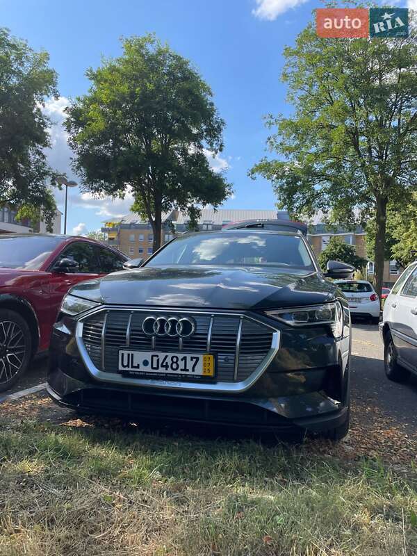 Позашляховик / Кросовер Audi e-tron 2020 в Полтаві