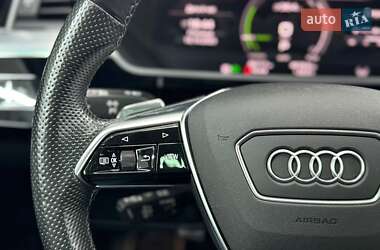 Позашляховик / Кросовер Audi e-tron 2021 в 