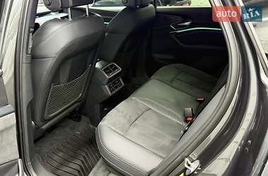 Позашляховик / Кросовер Audi e-tron 2021 в 