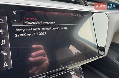 Позашляховик / Кросовер Audi e-tron 2022 в 