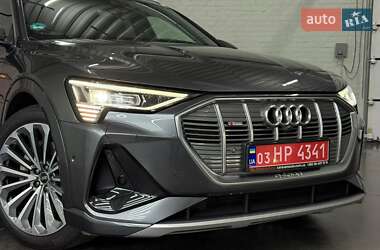 Внедорожник / Кроссовер Audi e-tron 2021 в 