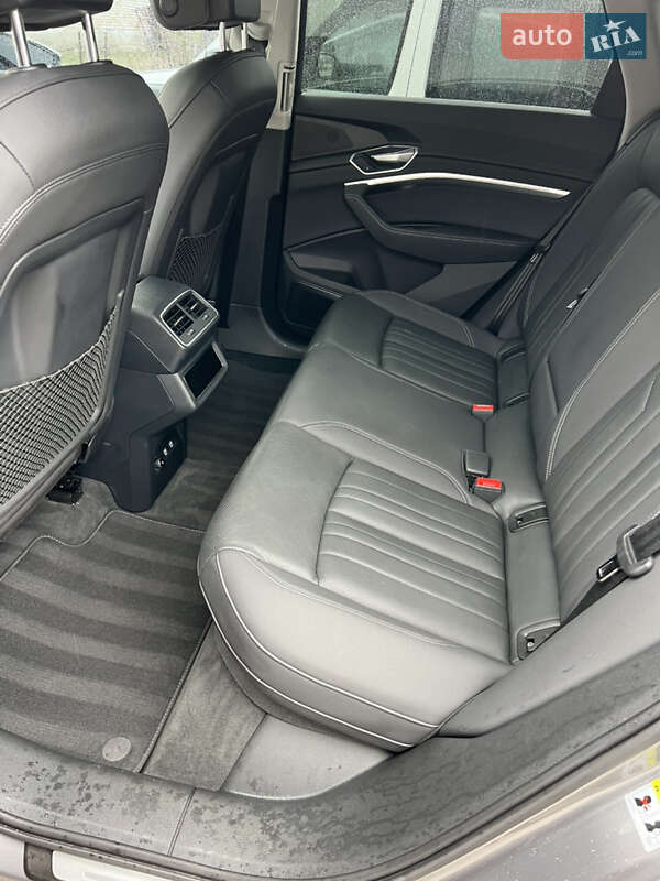 Позашляховик / Кросовер Audi e-tron 2019 в Снятині фото 25 Позашляховик / Кросовер Audi e-tron 2019 в Снятині