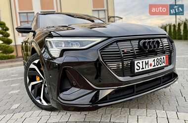 Внедорожник / Кроссовер Audi e-tron 2022 в 