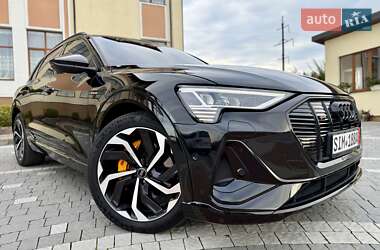 Внедорожник / Кроссовер Audi e-tron 2022 в 