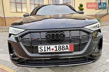 Внедорожник / Кроссовер Audi e-tron 2022 в 