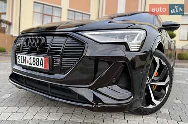Внедорожник / Кроссовер Audi e-tron 2022 в 